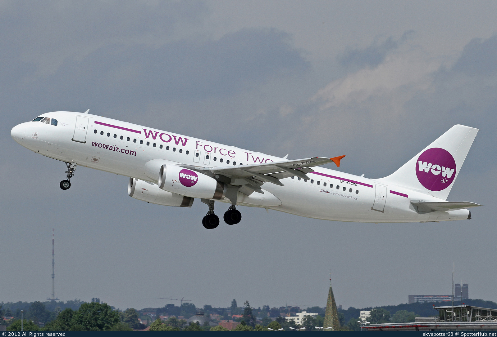 Photo of LY-COS - Airbus A320-231 operated by WOW air (opb Avion Express)