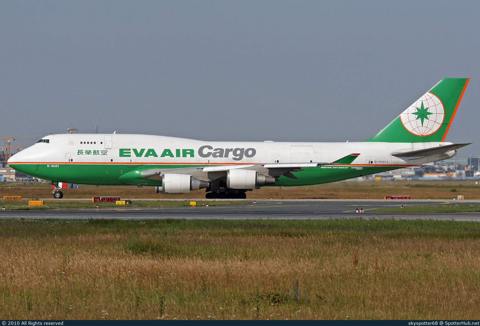 Photo of B-16401 - Boeing 747-45E(BDSF) operated by EVA Air Cargo