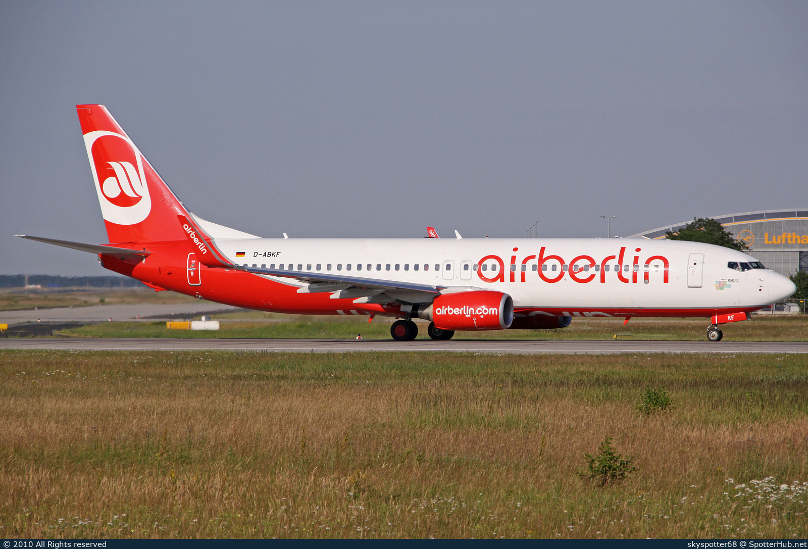 Photo of D-ABKF - Boeing 737-86J operated by Air Berlin