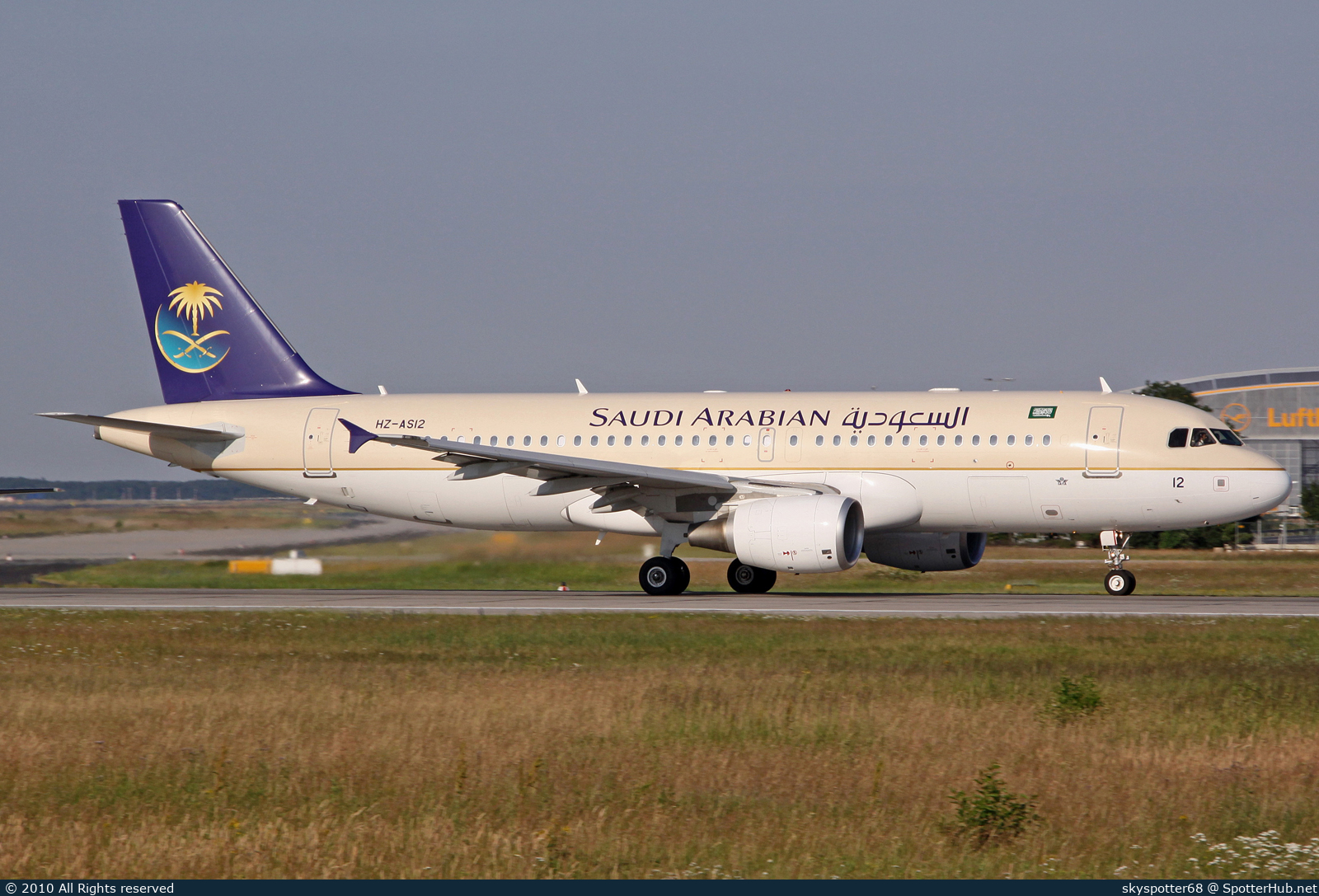 Photo of HZ-AS12 - Airbus A320-214 operated by Saudi Arabian Airlines