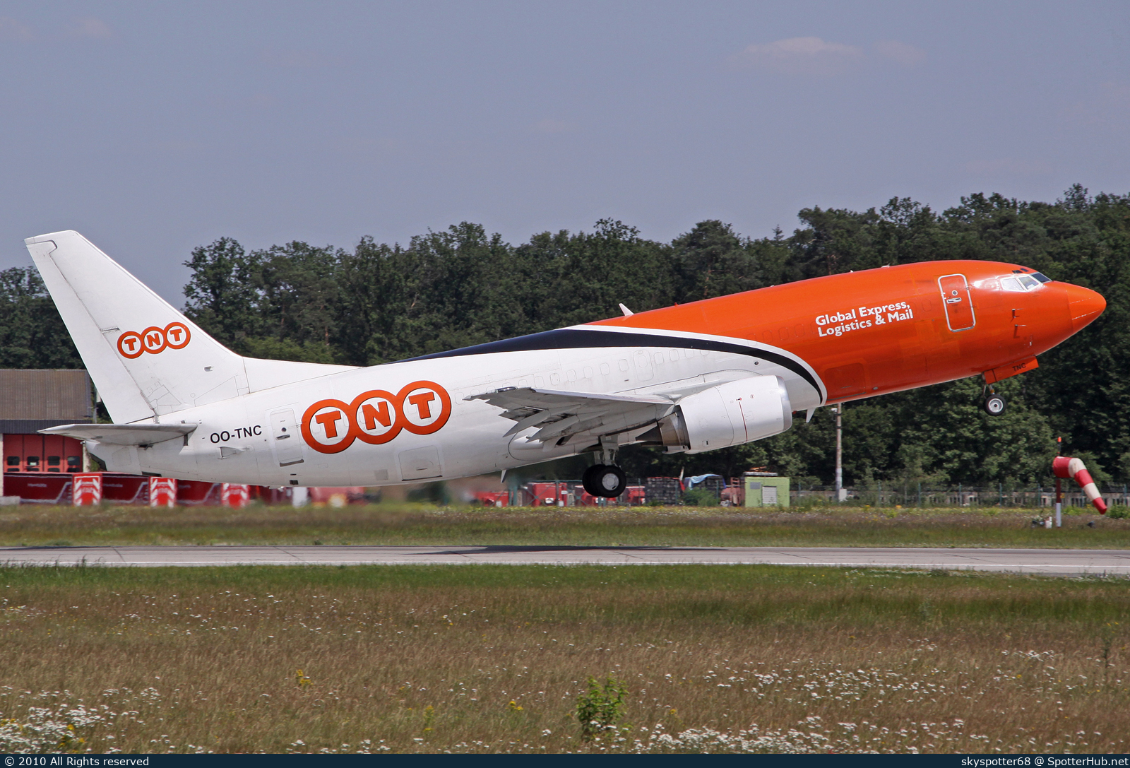 Photo of OO-TNC - Boeing 737-301(BDSF) operated by TNT Airways