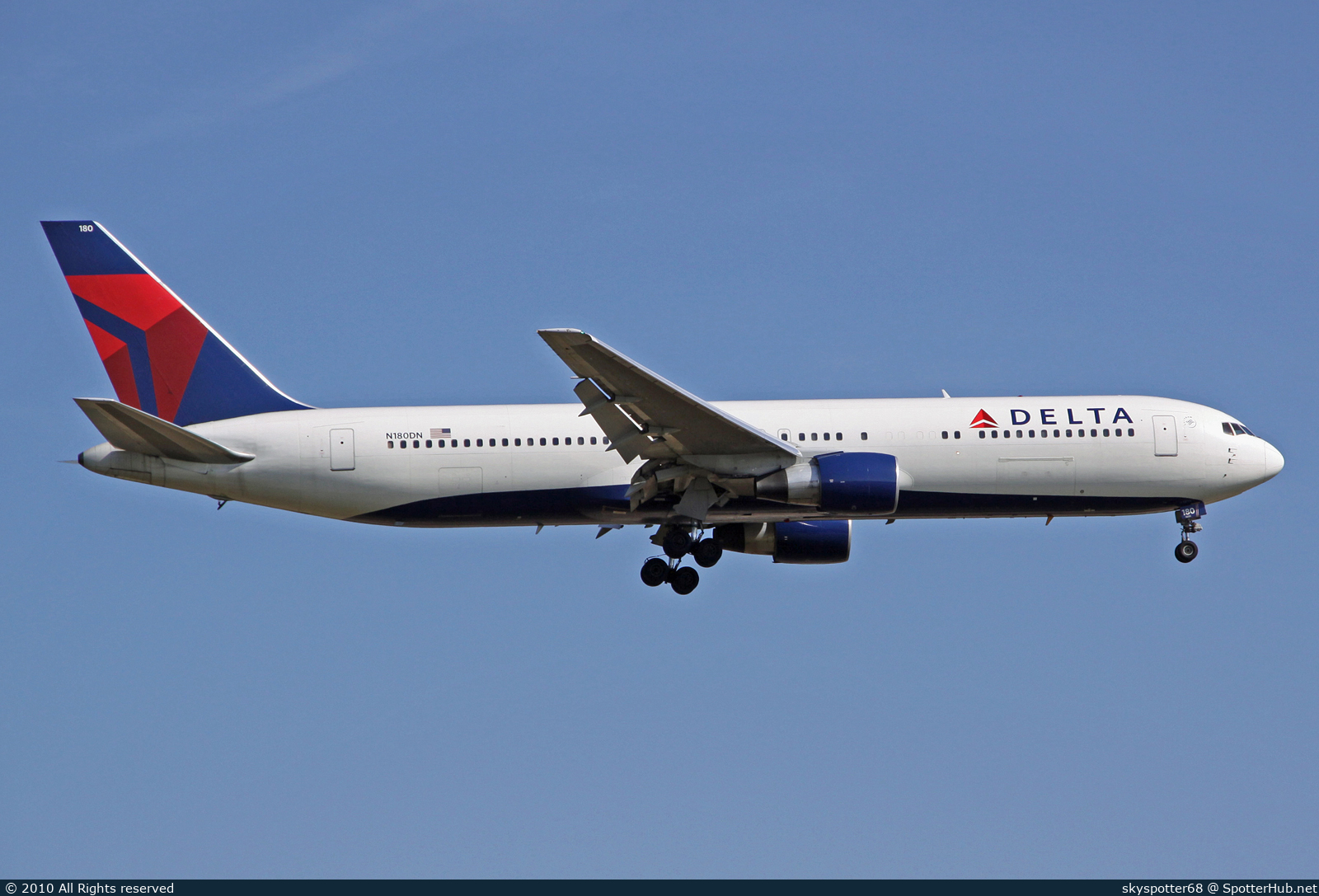 Photo of N180DN - Boeing 767-332(ER) operated by Delta Air Lines