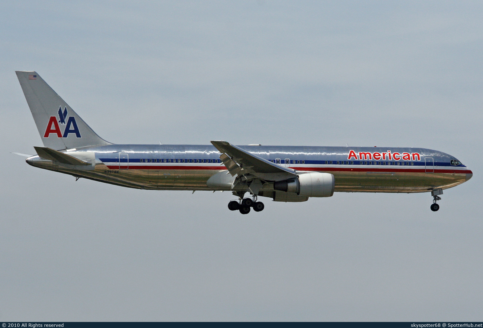 Photo of N397AN - Boeing 767-323(ER) operated by American Airlines