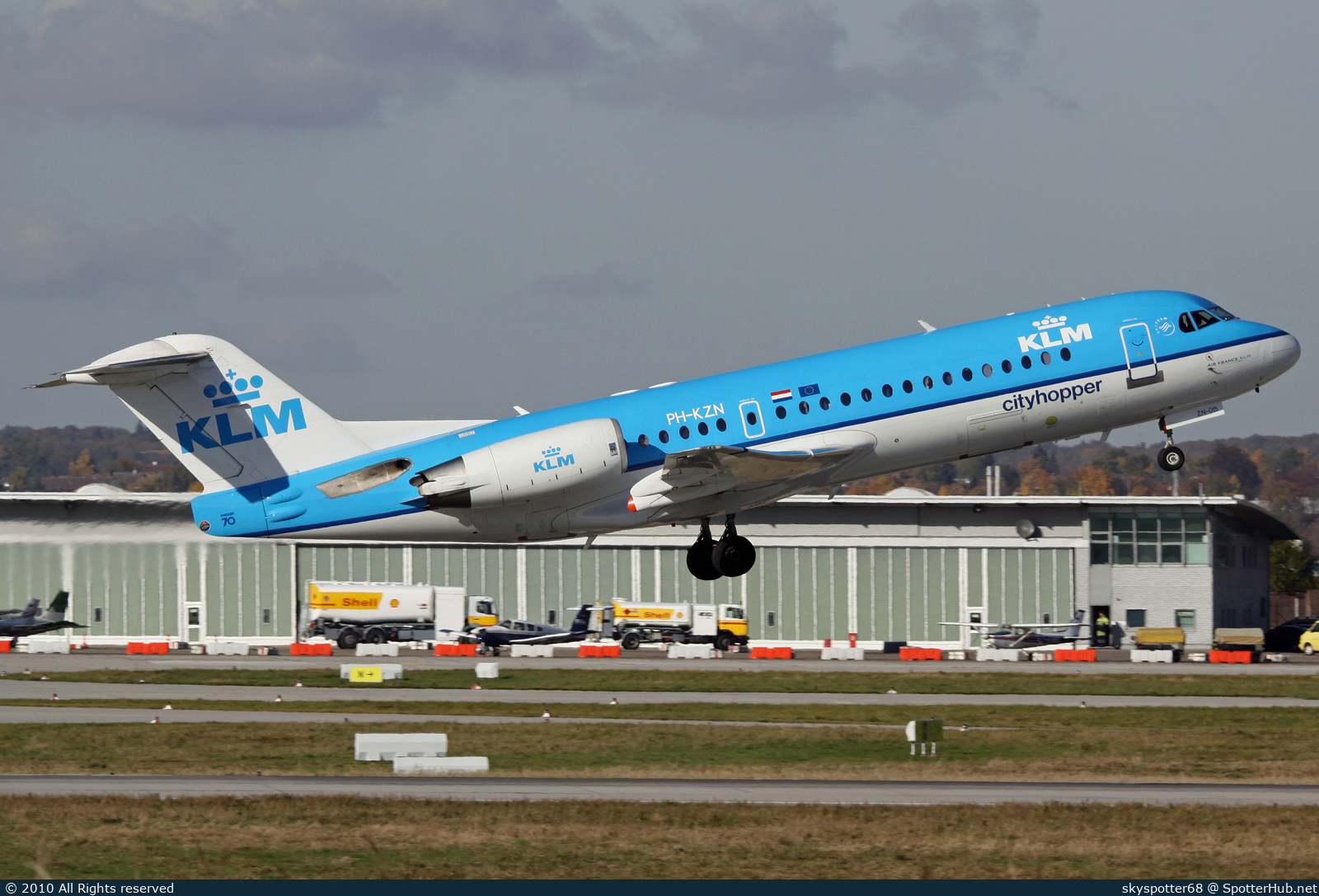 Photo of PH-KZN - Fokker 70 operated by KLM Cityhopper