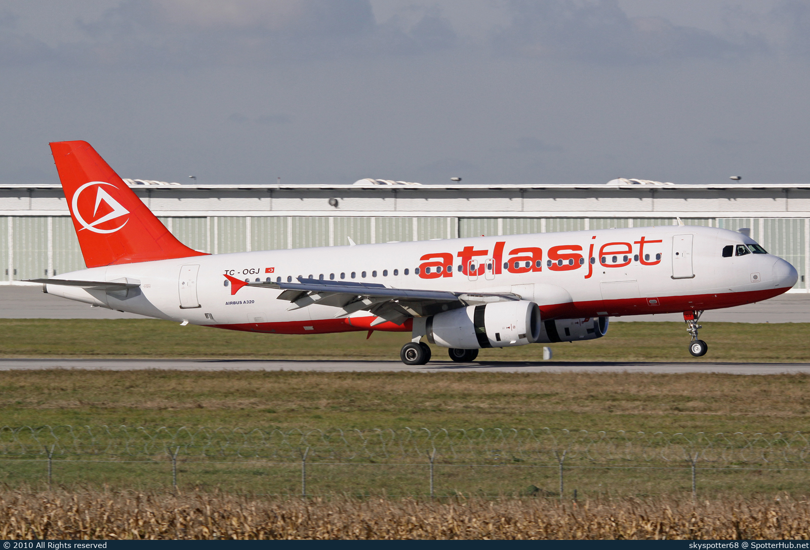 Photo of TC-OGJ - Airbus A320-232 operated by Atlasjet