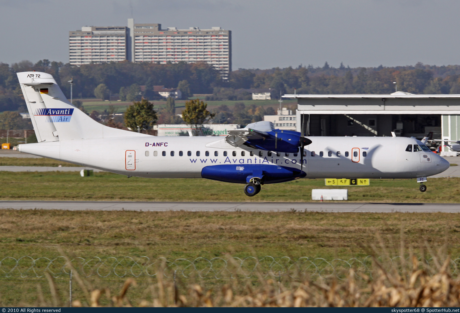 Photo of D-ANFC - ATR 72-202 operated by Avanti Air