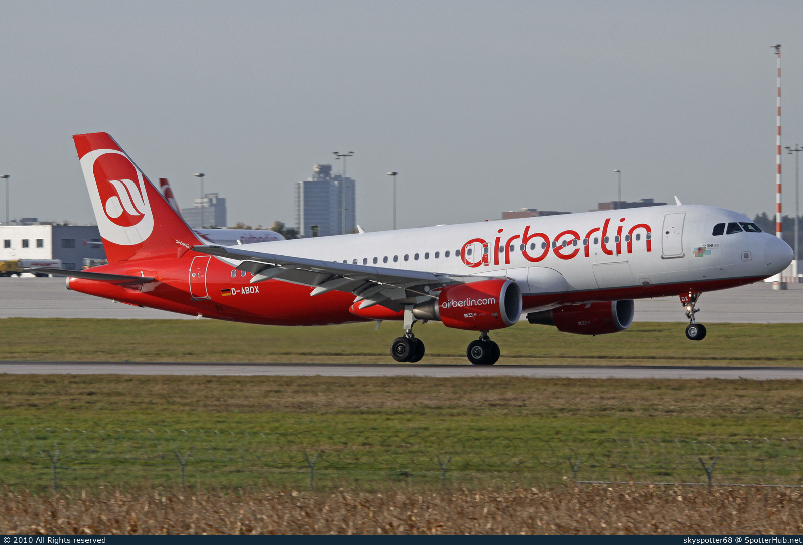 Photo of D-ABDX - Airbus A320-214 operated by Air Berlin