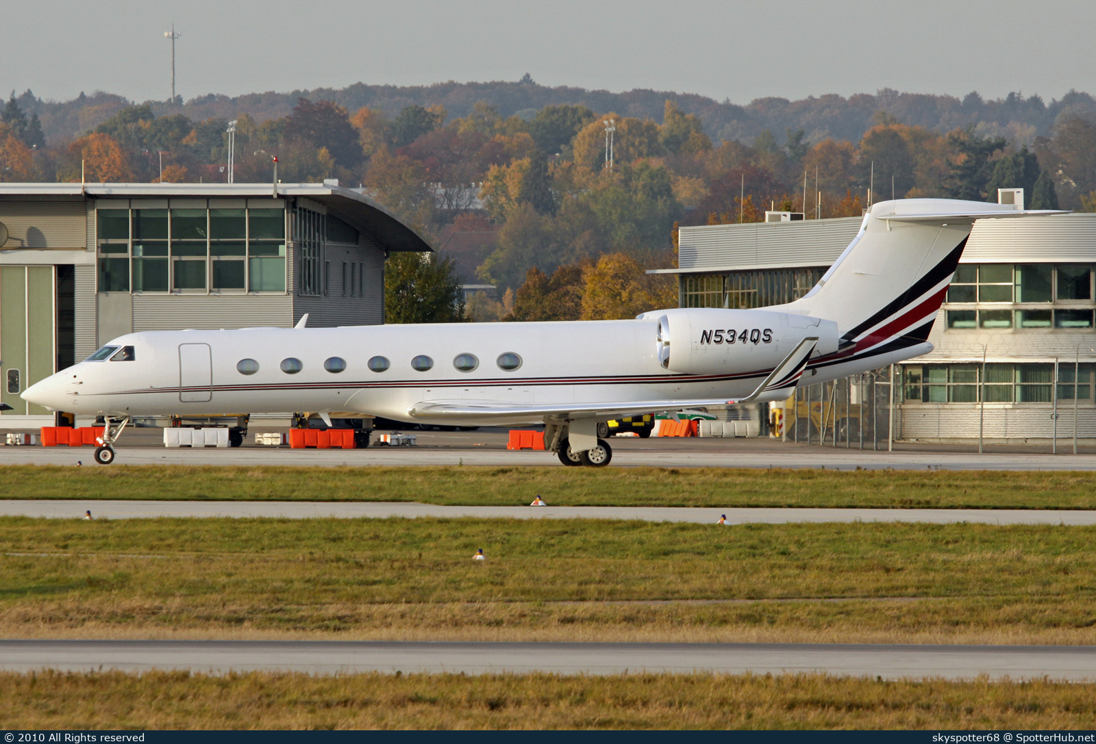 Photo of N534QS - Gulfstream GV-SP (G550) operated by NetJets