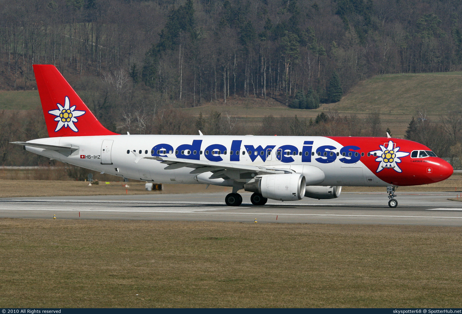 Photo of HB-IHZ - Airbus A320-214 operated by Edelweiss Air