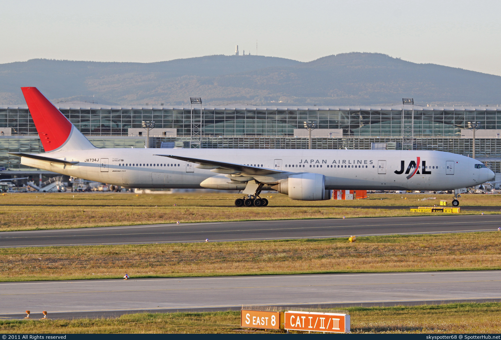 Photo of JA734J - Boeing 777-346(ER) operated by Japan Airlines