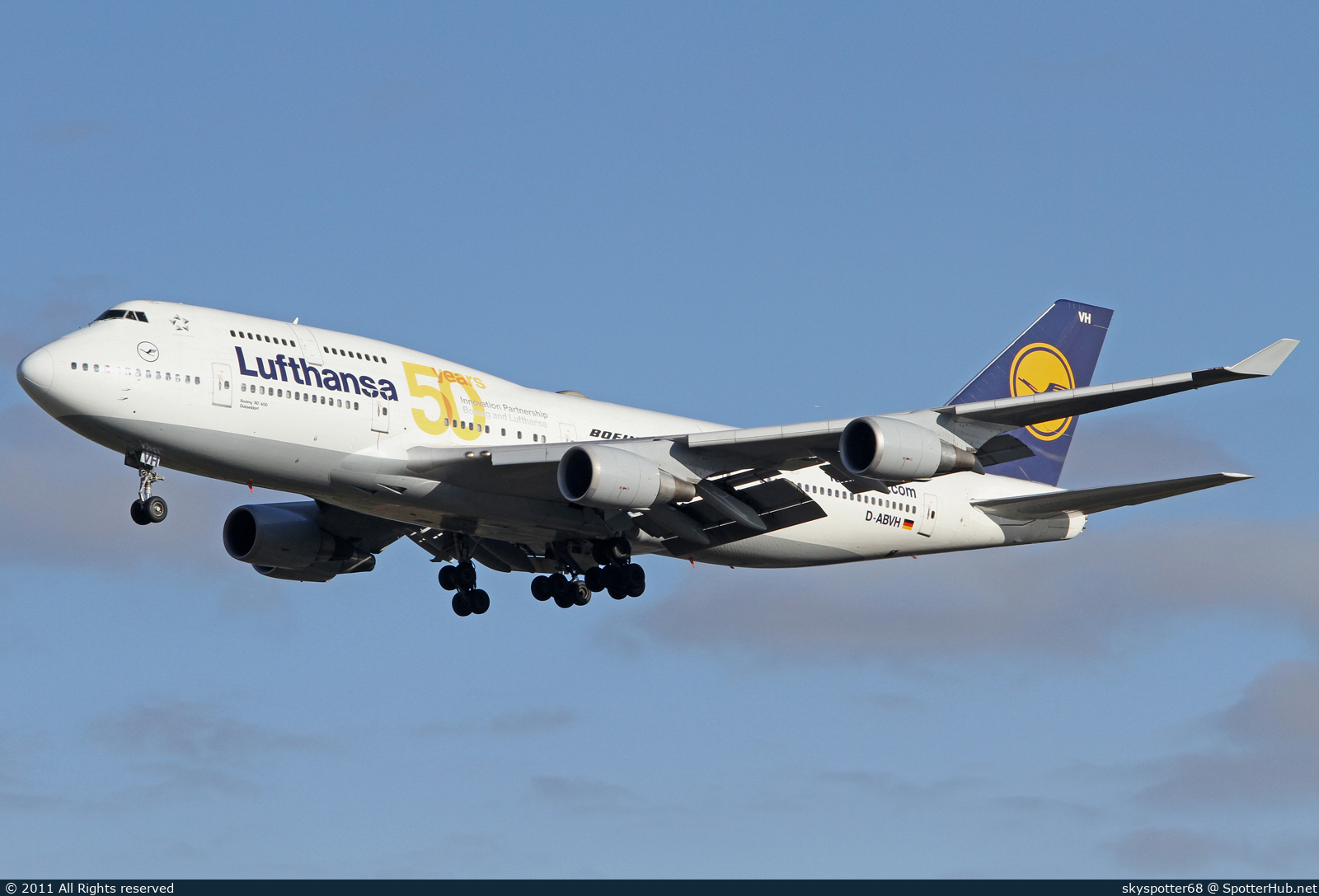 Photo of D-ABVH - Boeing 747-430 operated by Lufthansa