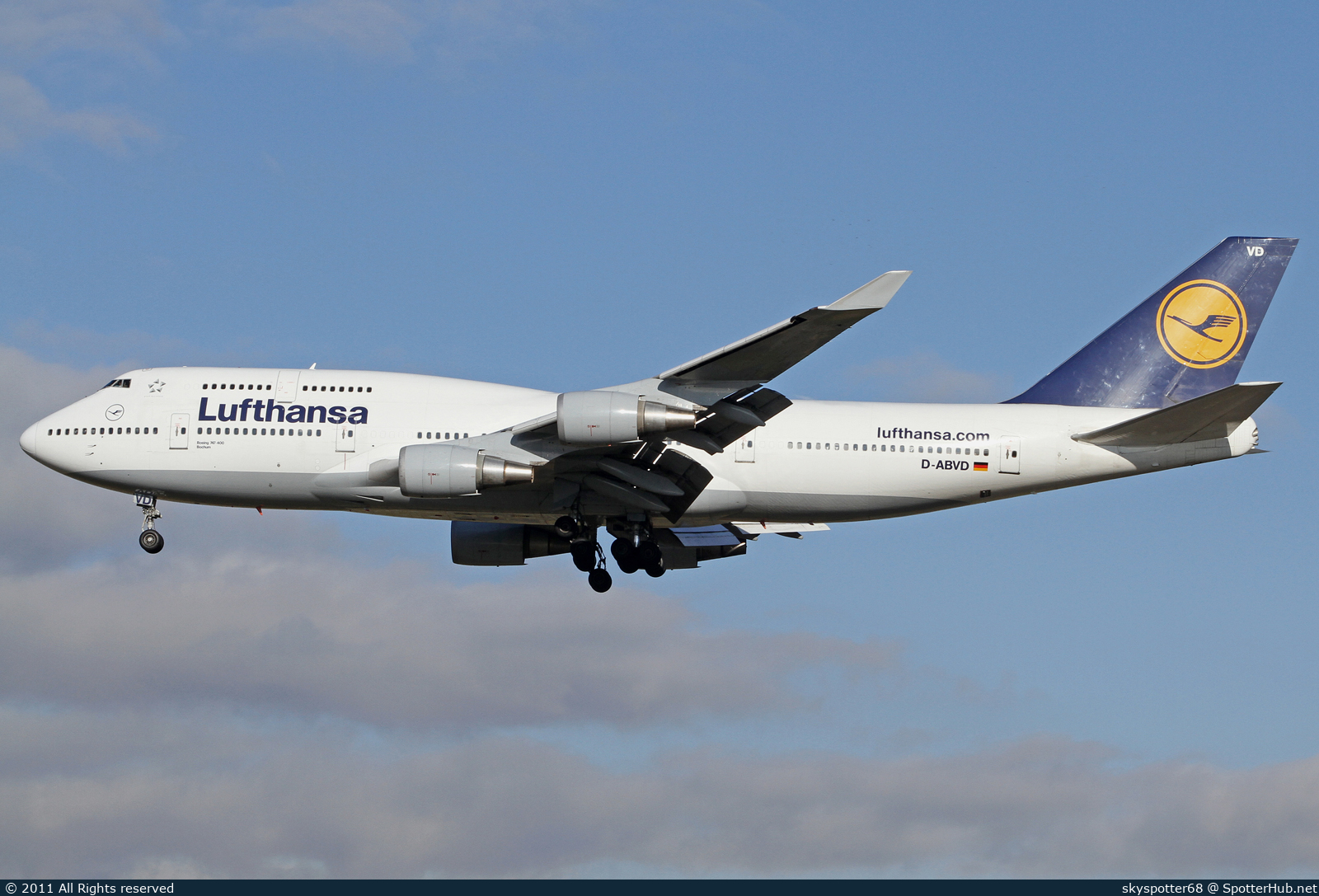 Photo of D-ABVD - Boeing 747-430 operated by Lufthansa