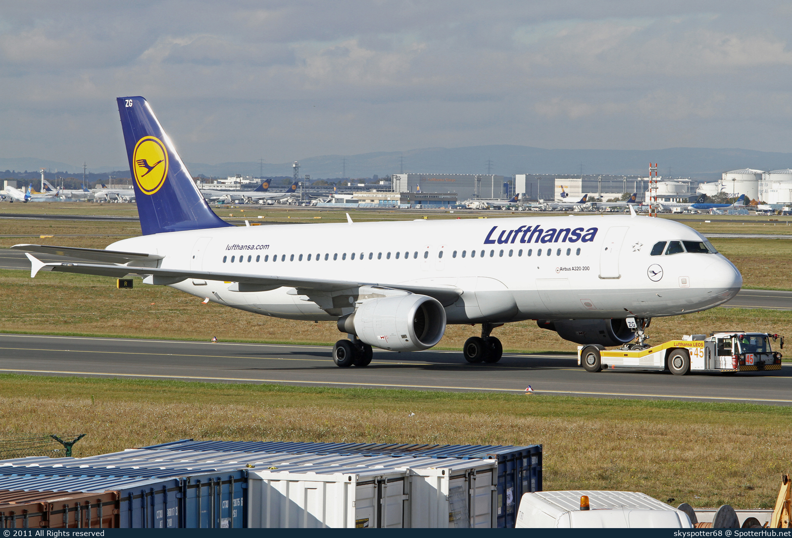 Photo of D-AIZG - Airbus A320-214 operated by Lufthansa