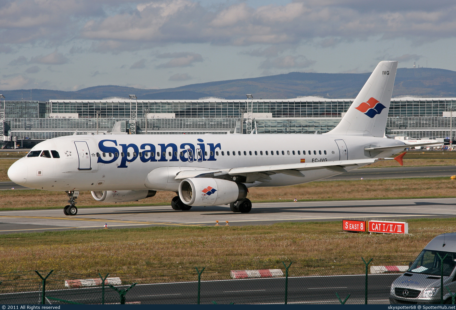 Photo of EC-IVG - Airbus A320-232 operated by Spanair