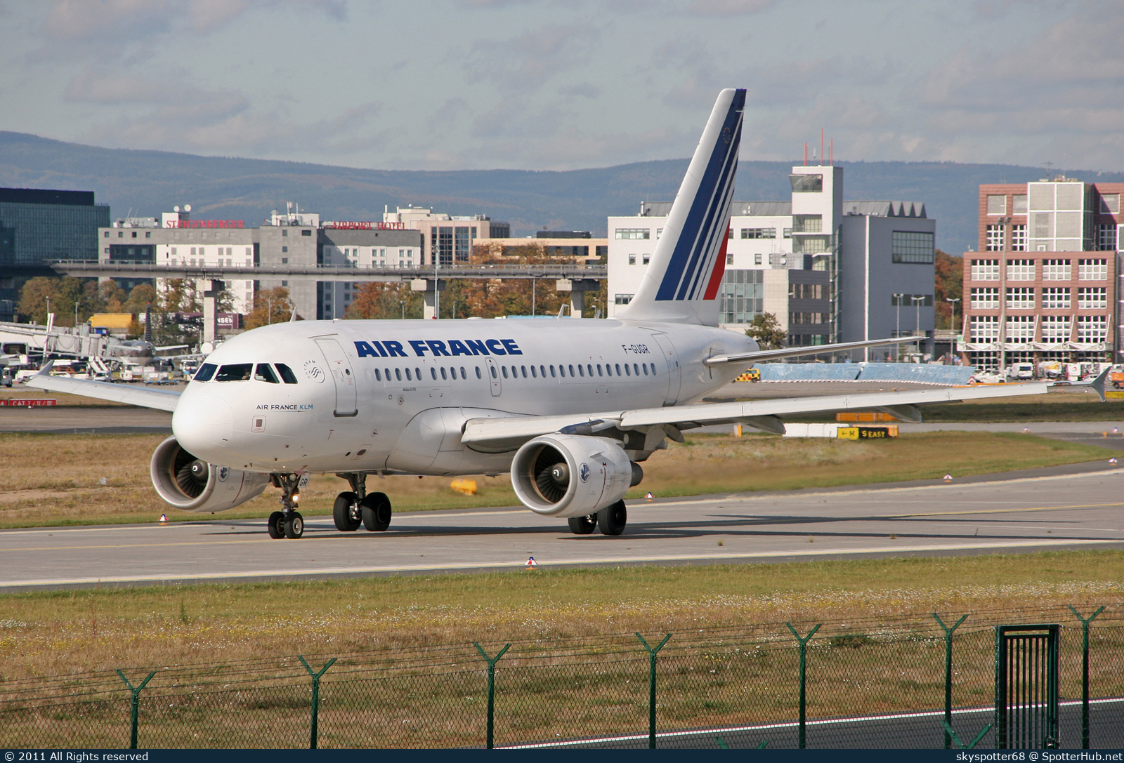 Photo of F-GUGR - Airbus A318-111 operated by Air France
