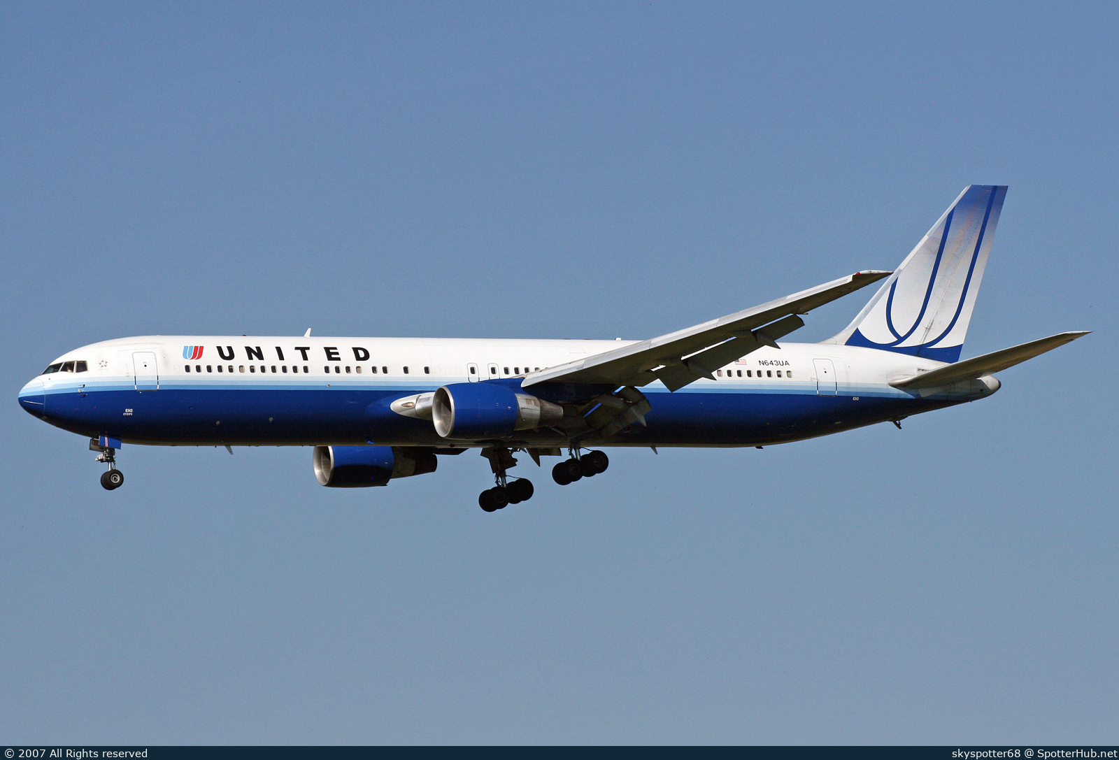 Photo of N643UA - Boeing 767-322(ER) operated by United Airlines