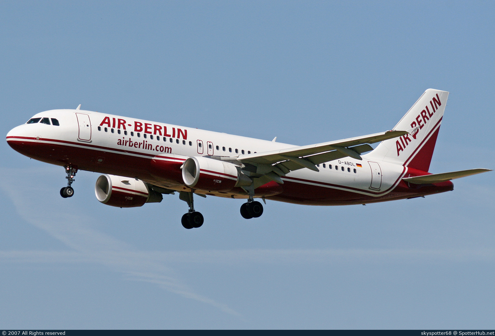 Photo of D-ABDL - Airbus A320-214 operated by Air Berlin