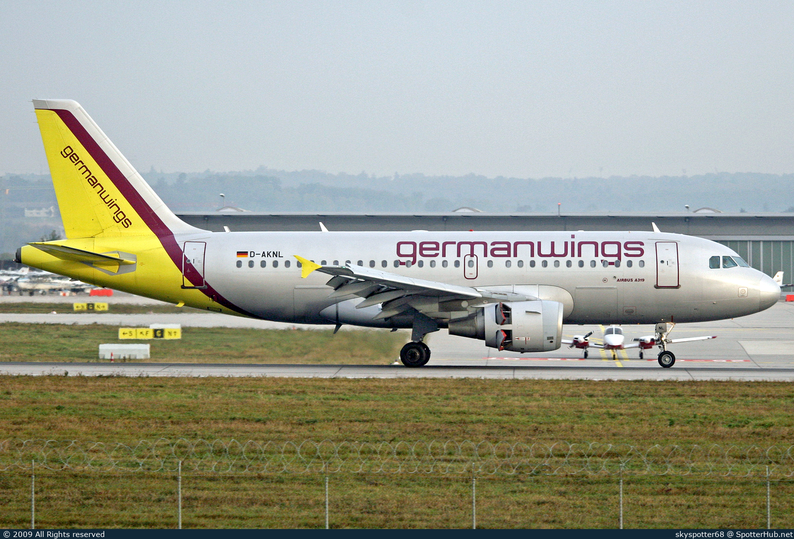 Photo of D-AKNL - Airbus A319-112 operated by Germanwings