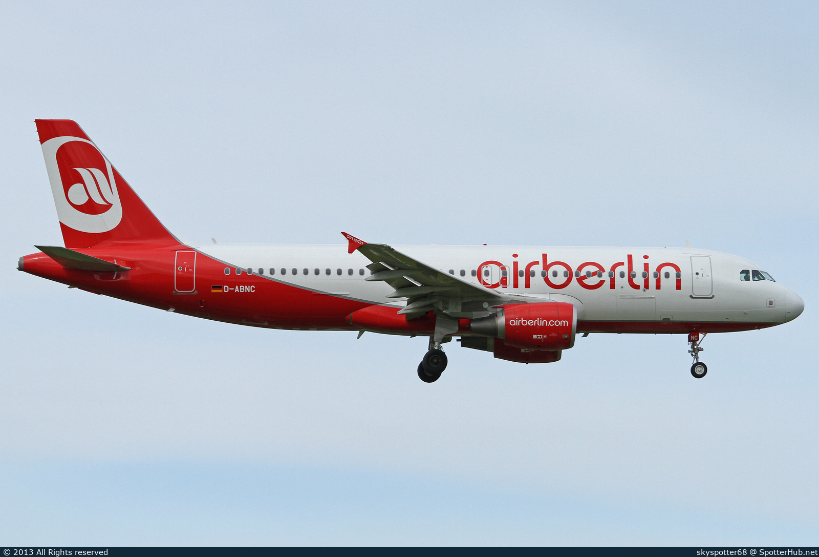 Photo of D-ABNC - Airbus A320-214 operated by Air Berlin