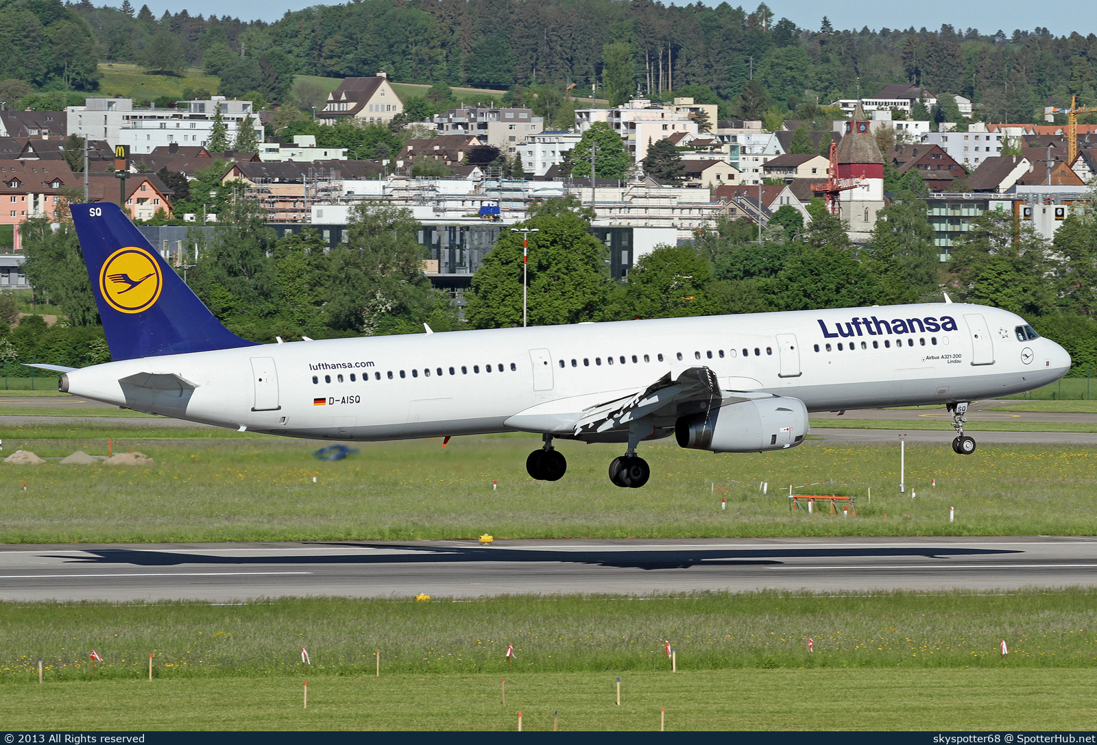 Photo of D-AISQ - Airbus A321-231 operated by Lufthansa