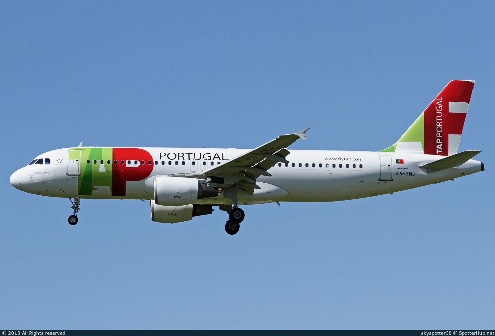 Photo of CS-TNJ - Airbus A320-214 operated by TAP Air Portugal