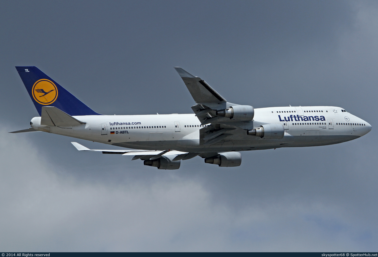 Photo of D-ABTL - Boeing 747-430 operated by Lufthansa
