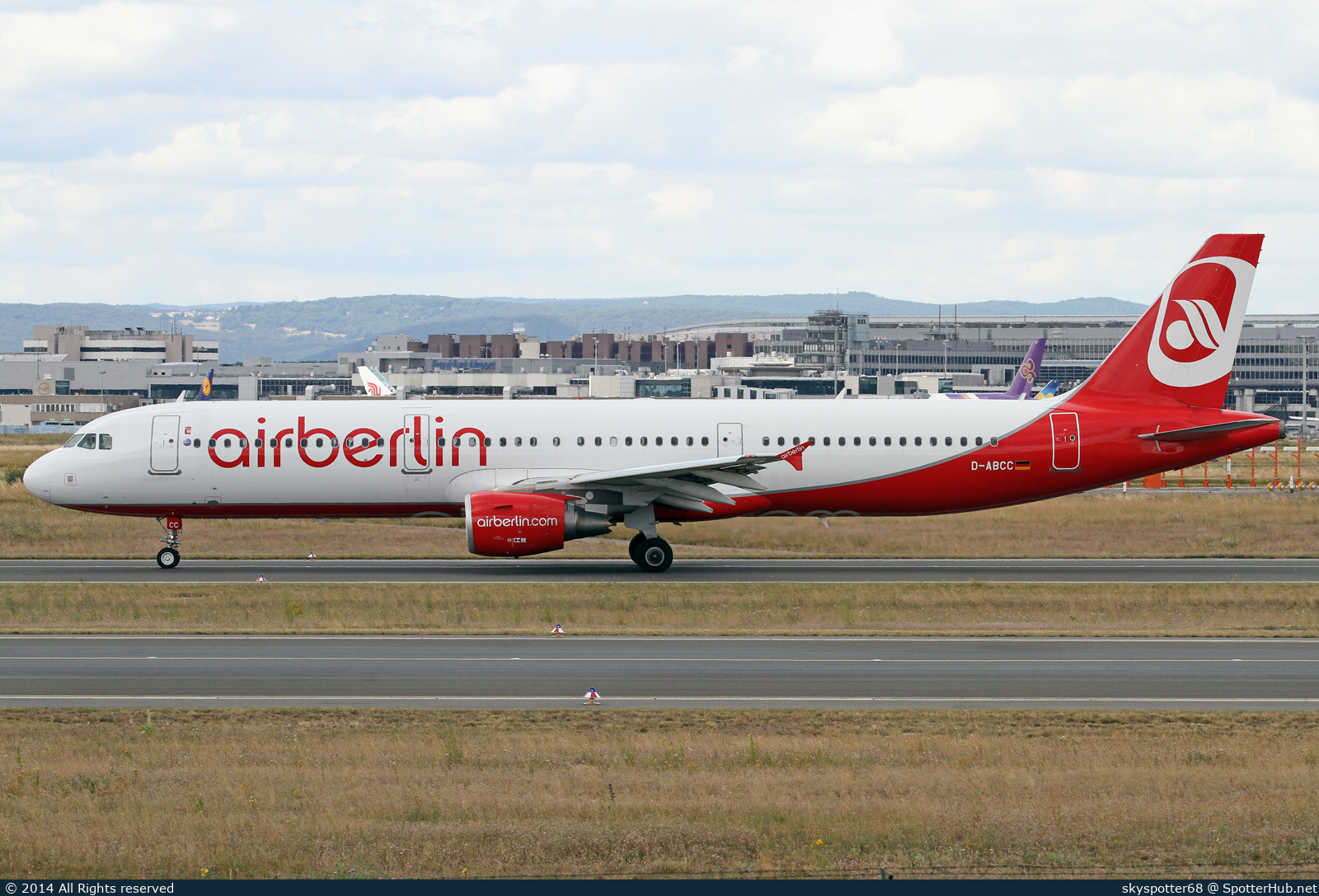 Photo of D-ABCC - Airbus A321-211 operated by Air Berlin