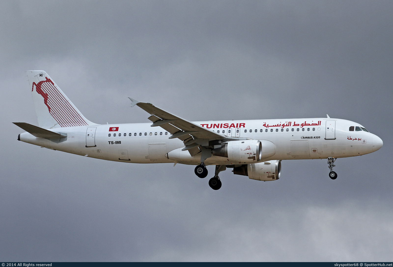 Photo of TS-IMI - Airbus A320-211 operated by Tunisair