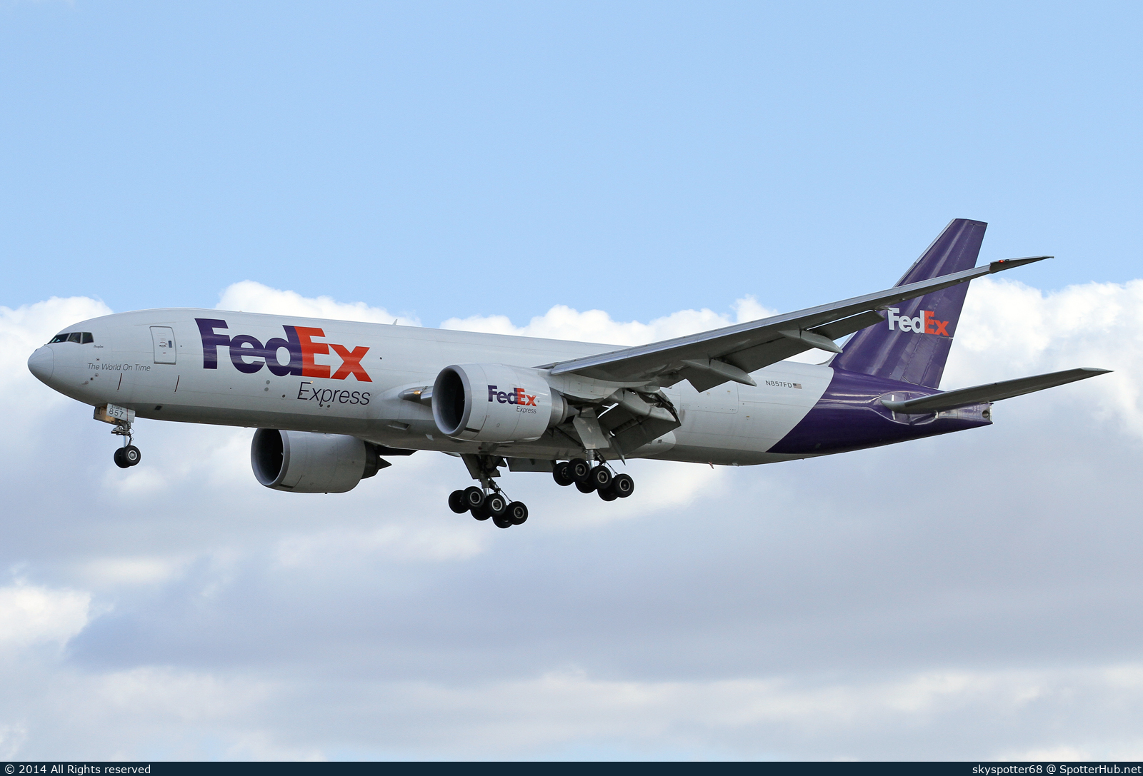 Photo of N857FD - Boeing 777-FS2 operated by FedEx