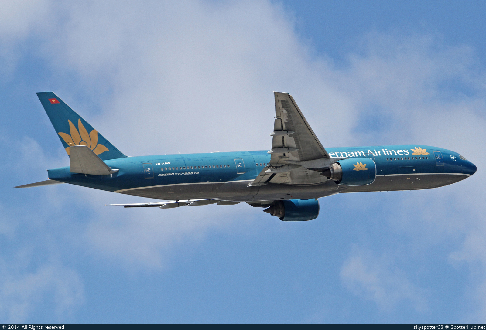 Photo of VN-A143 - Boeing 777-26K(ER) operated by Vietnam Airlines