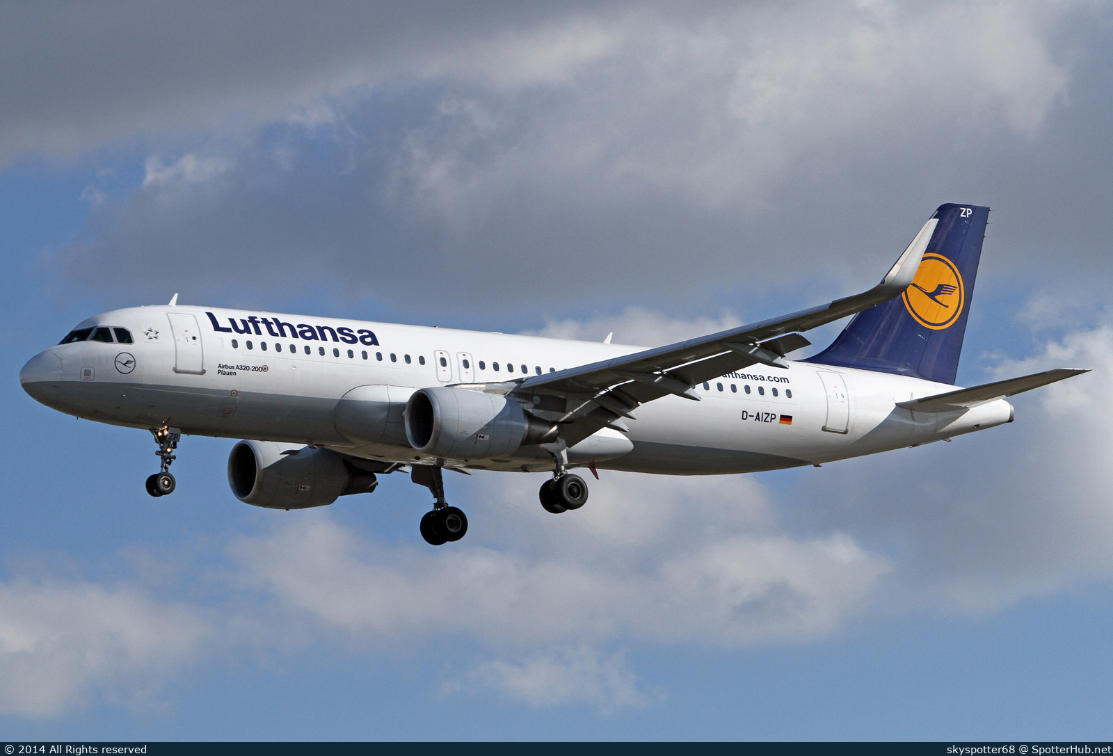 Photo of D-AIZP - Airbus A320-214 operated by Lufthansa