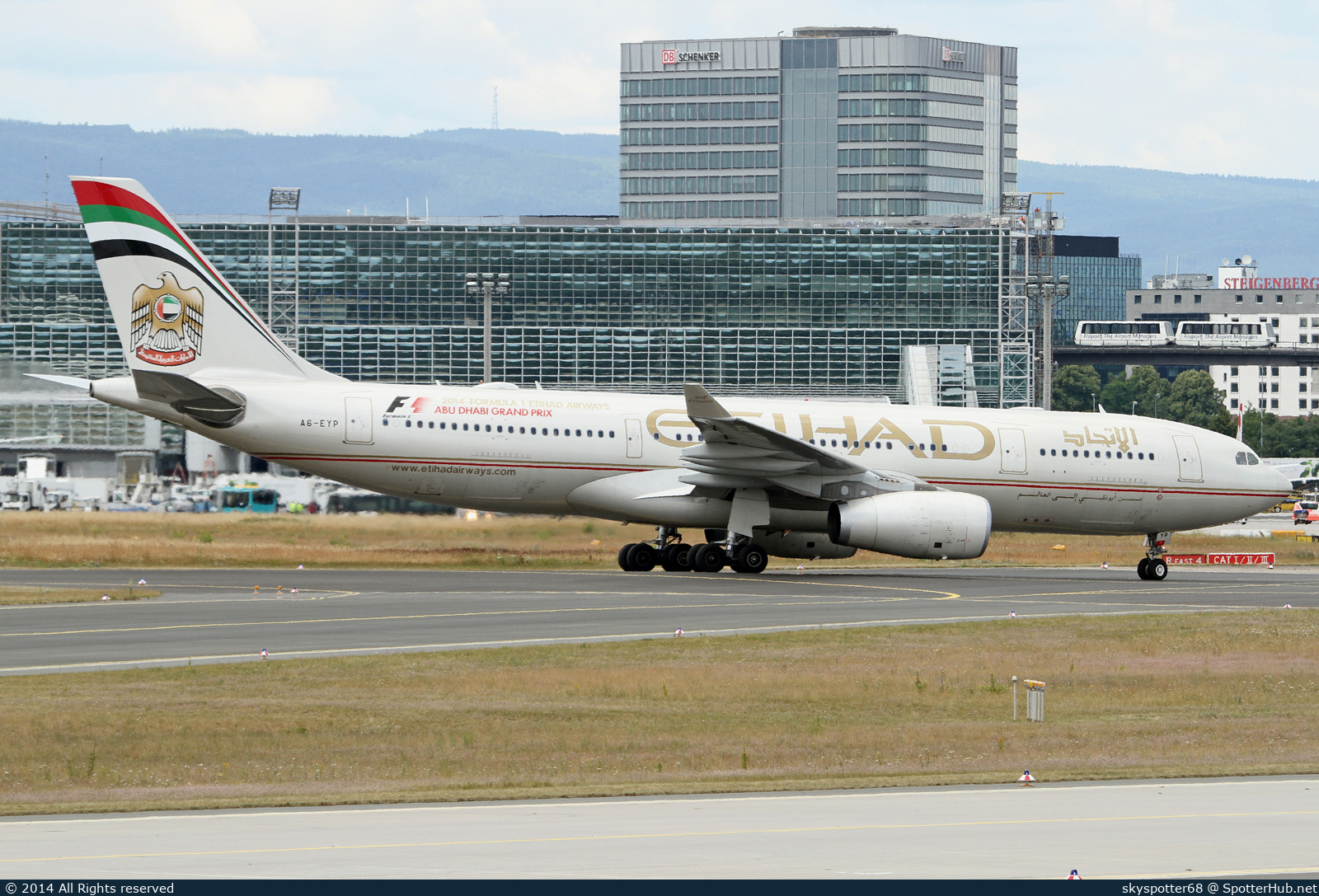 Photo of A6-EYP - Airbus A330-243 operated by Etihad Airways