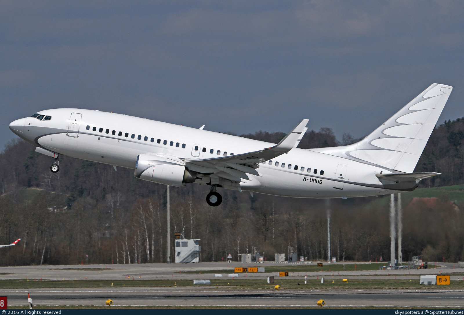 Photo of M-URUS - Boeing 737-7GC(BBJ) operated by Global Jet Luxembourg
