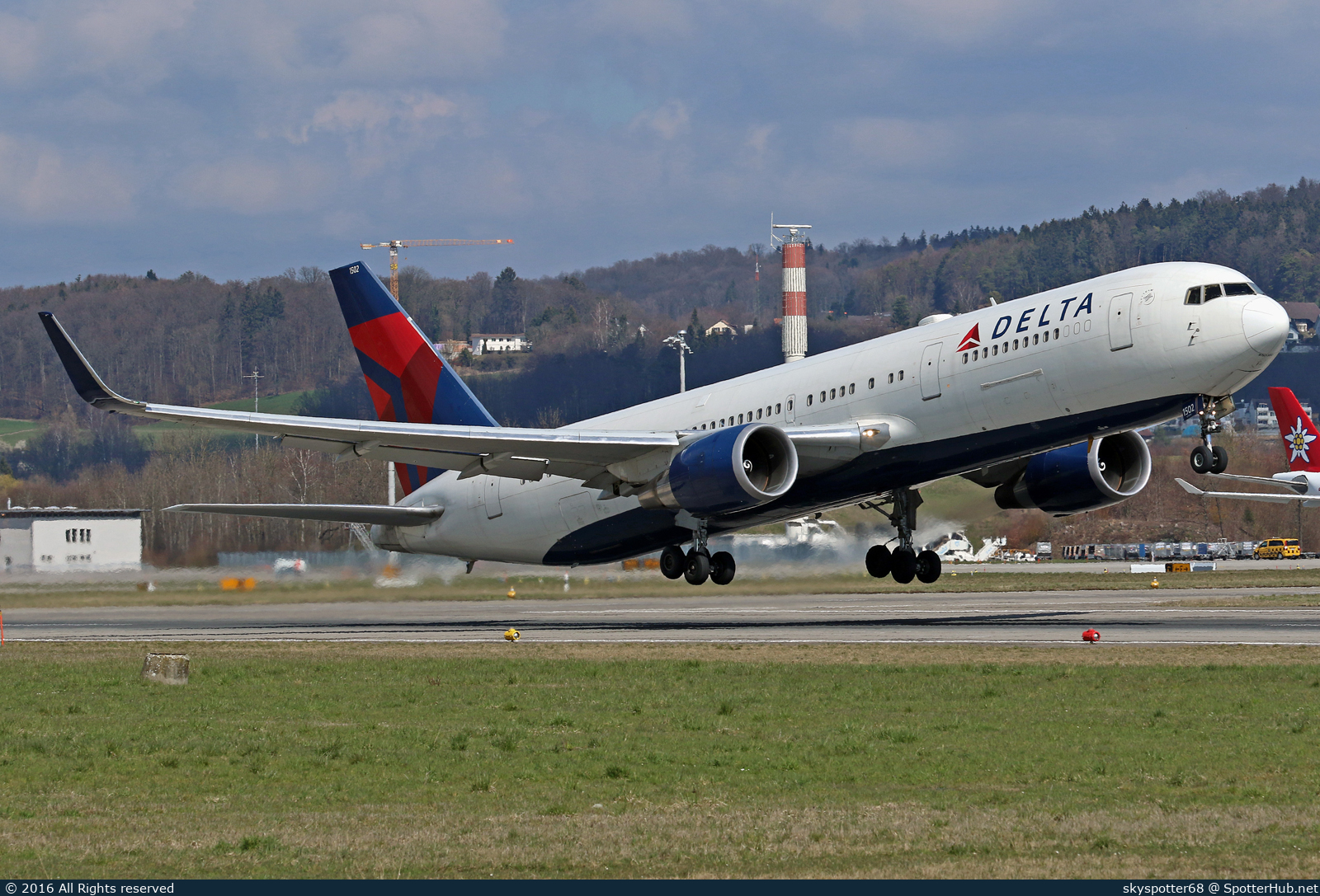 Photo of N152DL - Boeing 767-3P6(ER) operated by Delta Air Lines