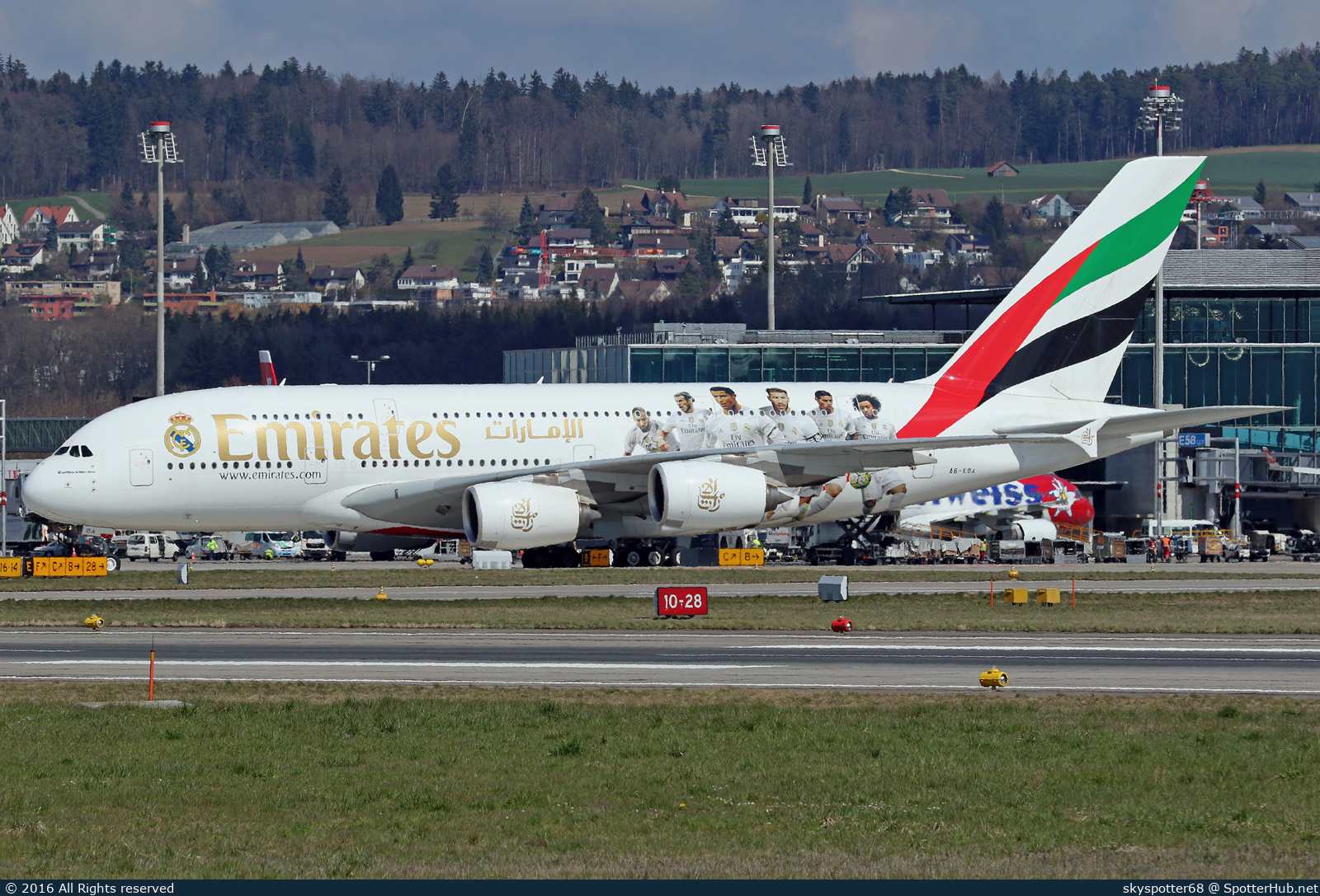 Photo of A6-EOA - Airbus A380-861 operated by Emirates