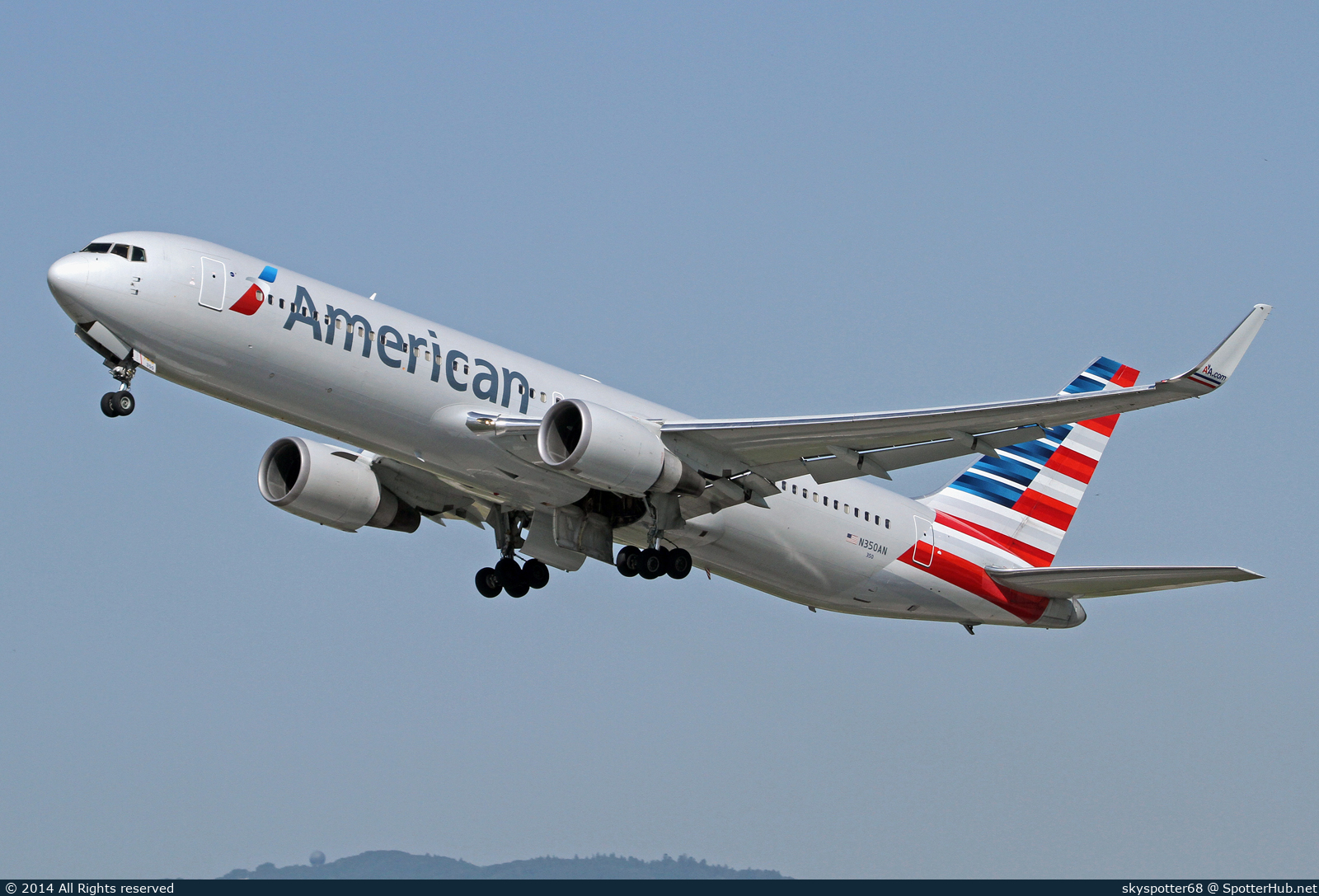 Photo of N350AN - Boeing 767-323(ER) operated by American Airlines
