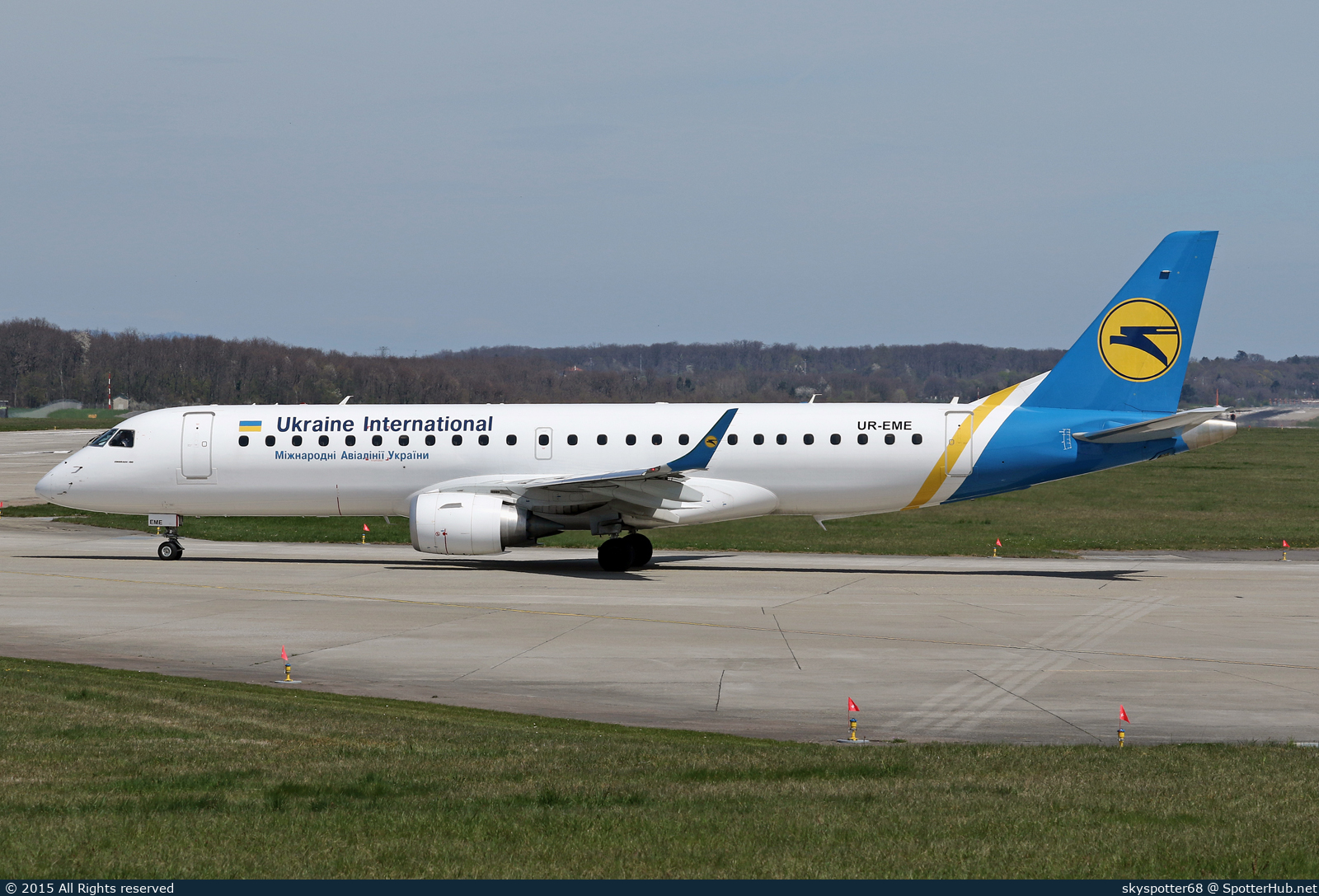 Photo of UR-EME - Embraer ERJ-190LR operated by Ukraine International Airlines