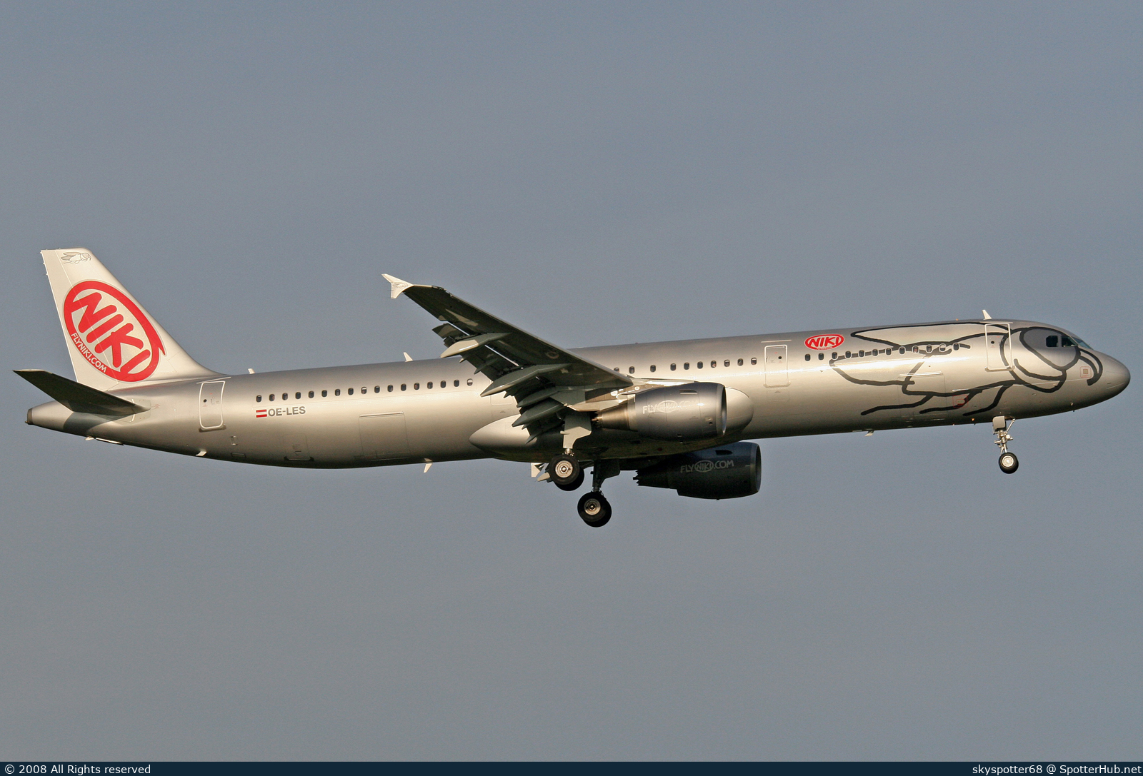 Photo of OE-LES - Airbus A321-211 operated by Niki