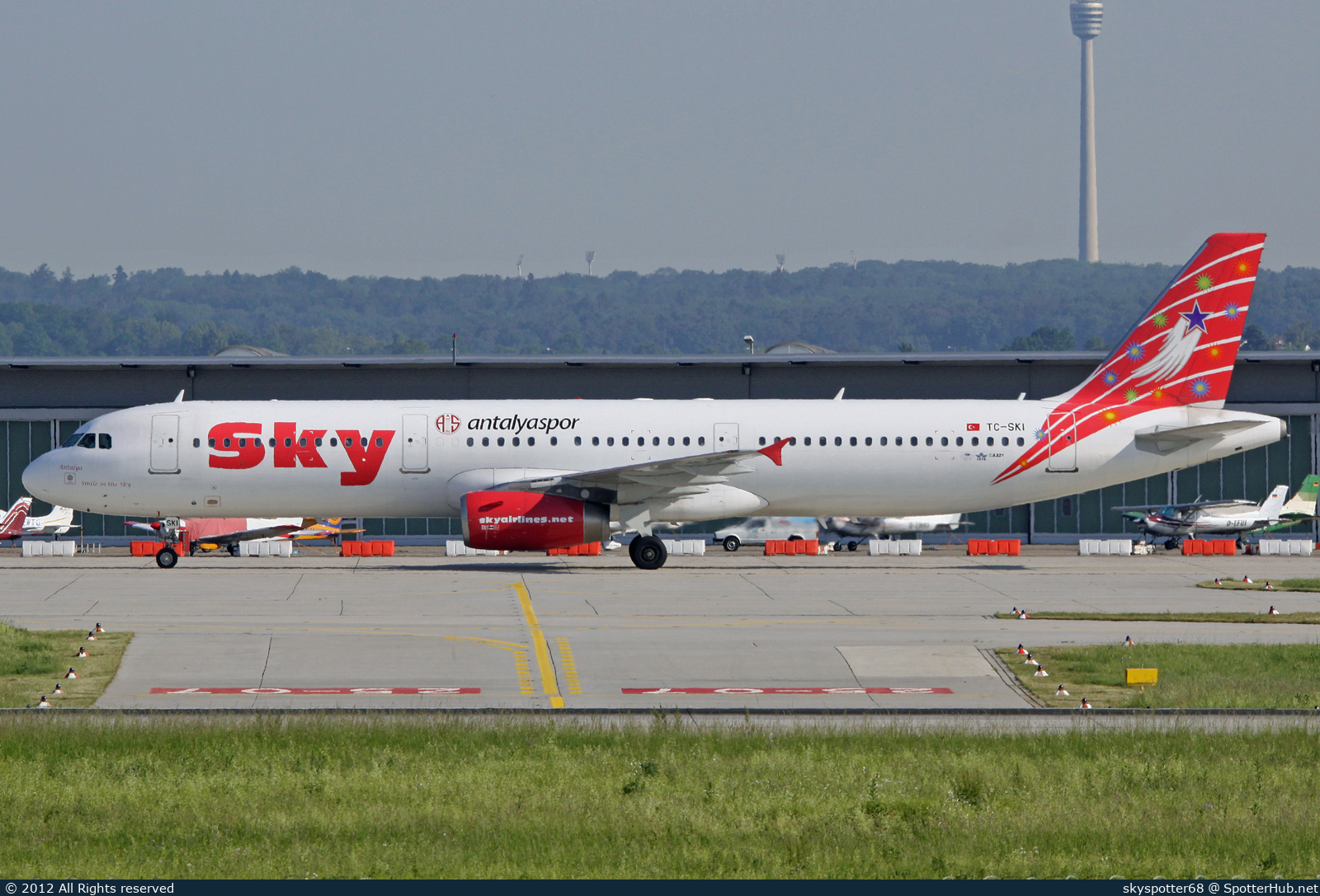 Photo of TC-SKI - Airbus A321-231 operated by Sky Airlines
