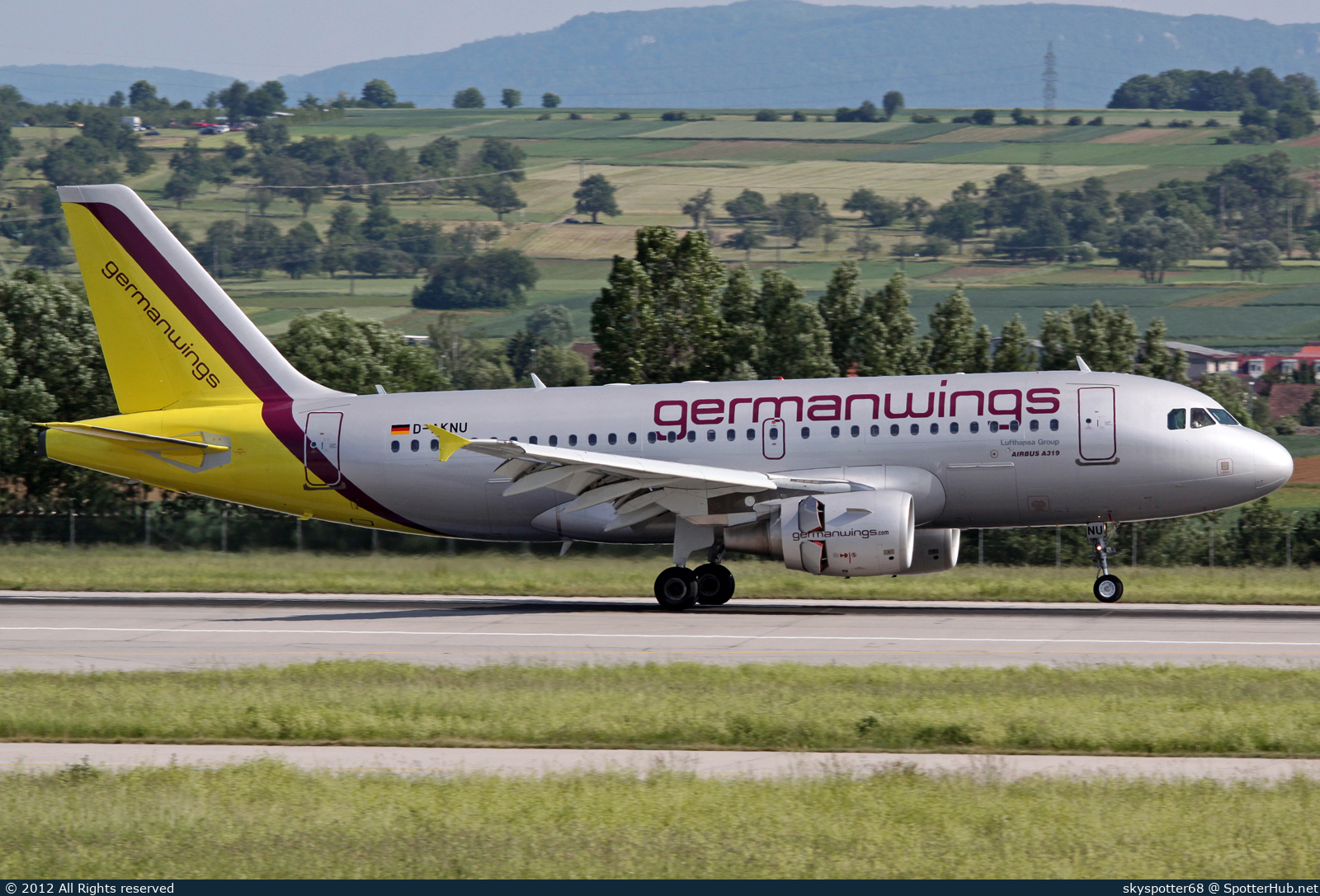 Photo of D-AKNU - Airbus A319-112 operated by Germanwings