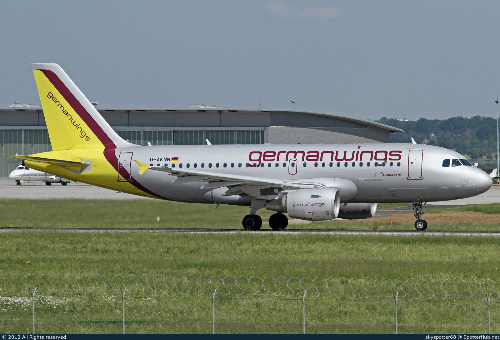 Photo of D-AKNN - Airbus A319-112 operated by Germanwings
