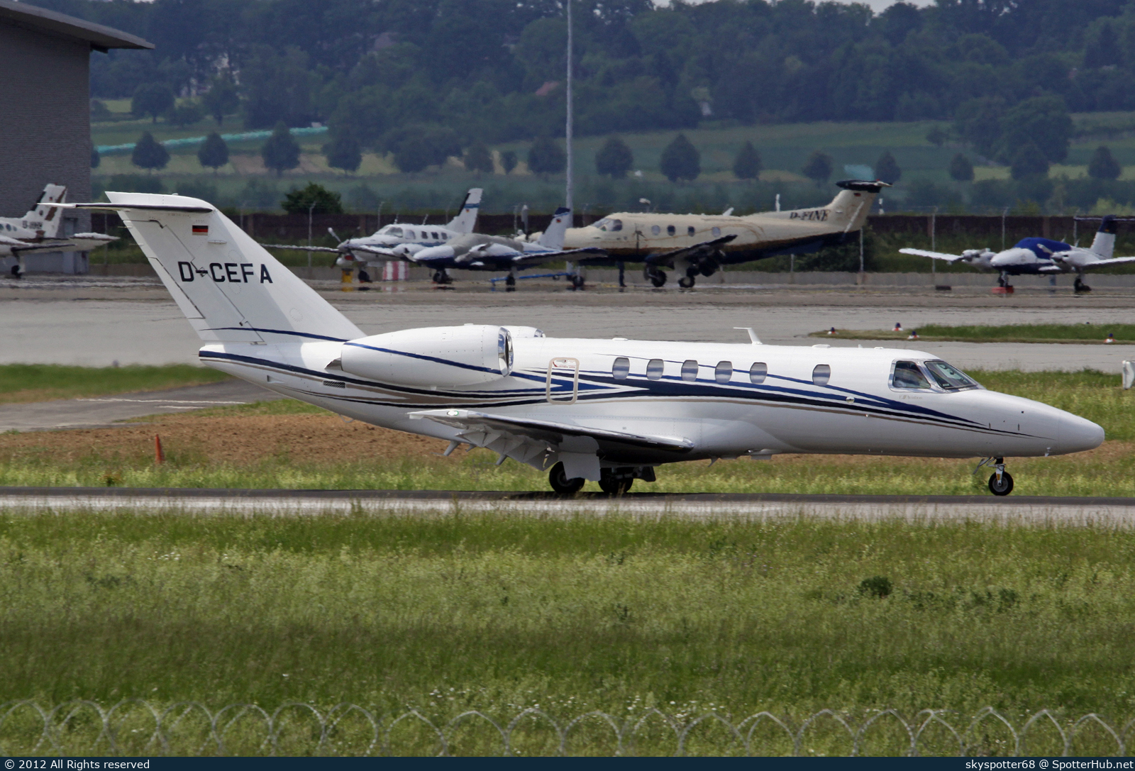Photo of D-CEFA - Cessna 525C Citation CJ4 operated by E-Aviation