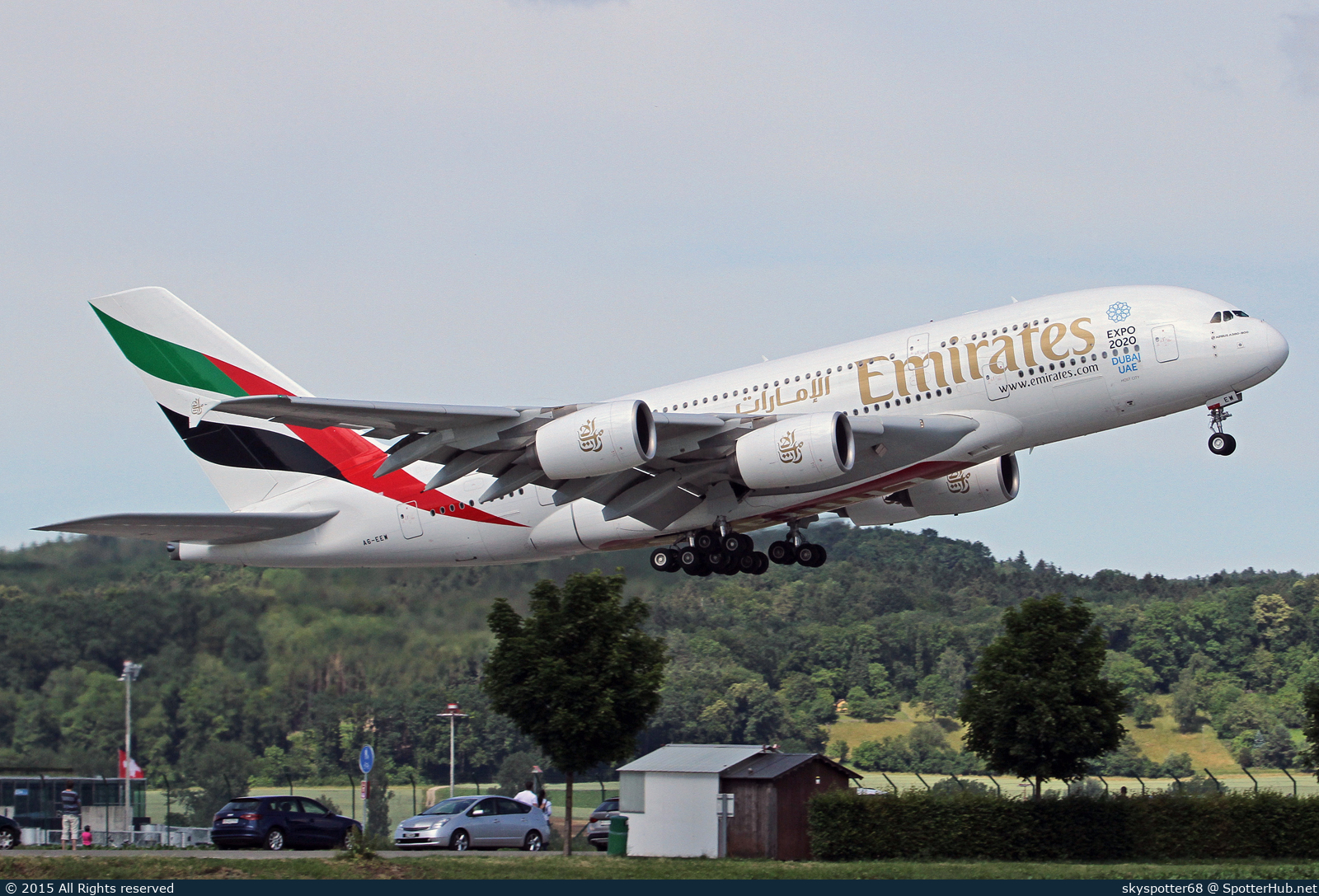 Photo of A6-EEW - Airbus A380-861 operated by Emirates