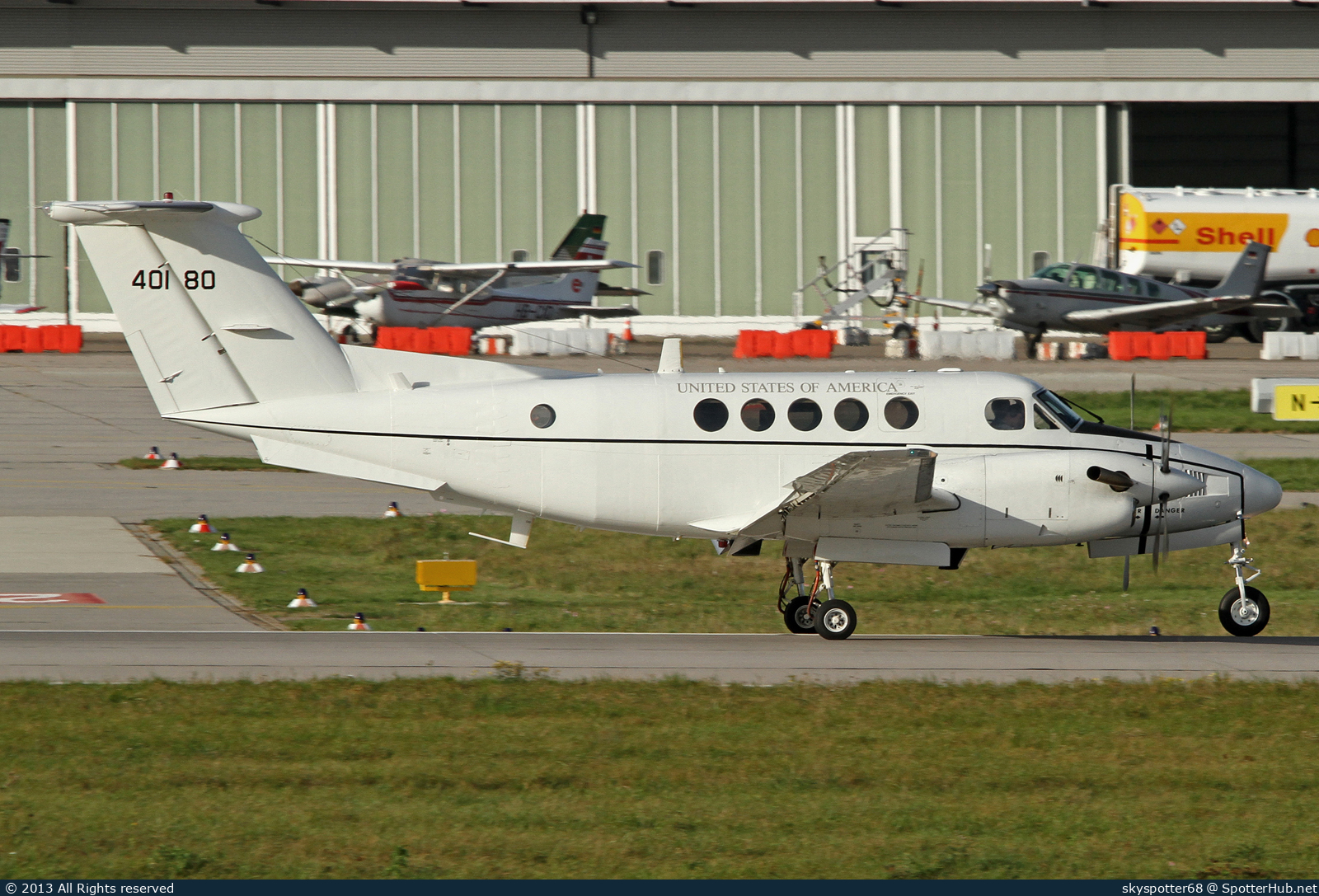 Photo of 84-00180 - Beechcraft C-12U Huron operated by US Army