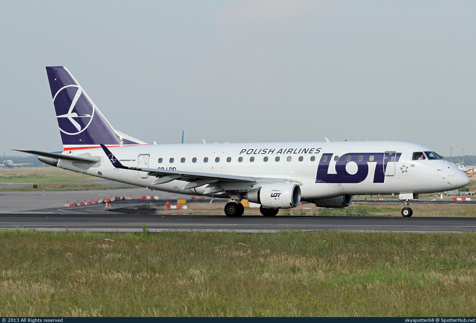 Photo of SP-LDD - Embraer ERJ-170STD operated by LOT Polish Airlines