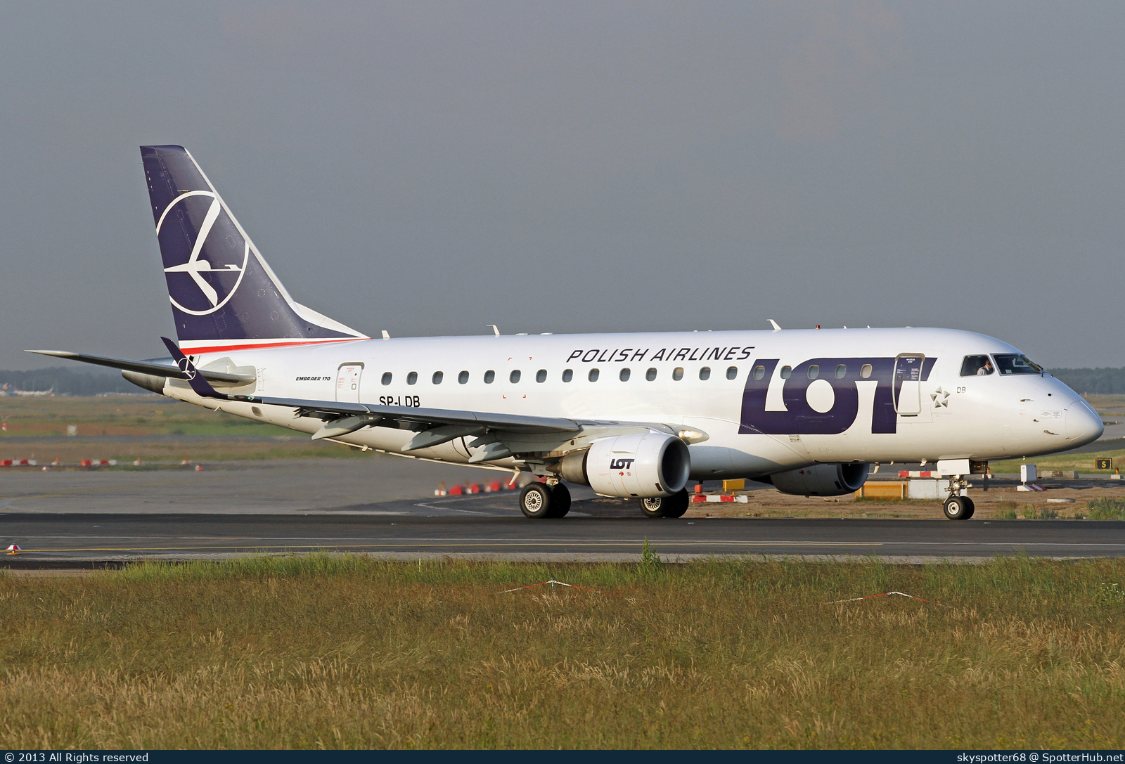 Photo of SP-LDB - Embraer ERJ-170STD operated by LOT Polish Airlines