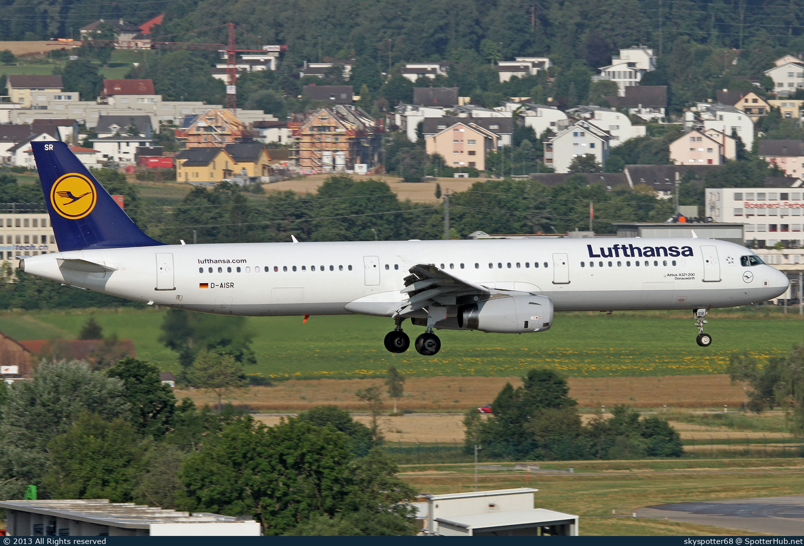 Photo of D-AISR - Airbus A321-231 operated by Lufthansa