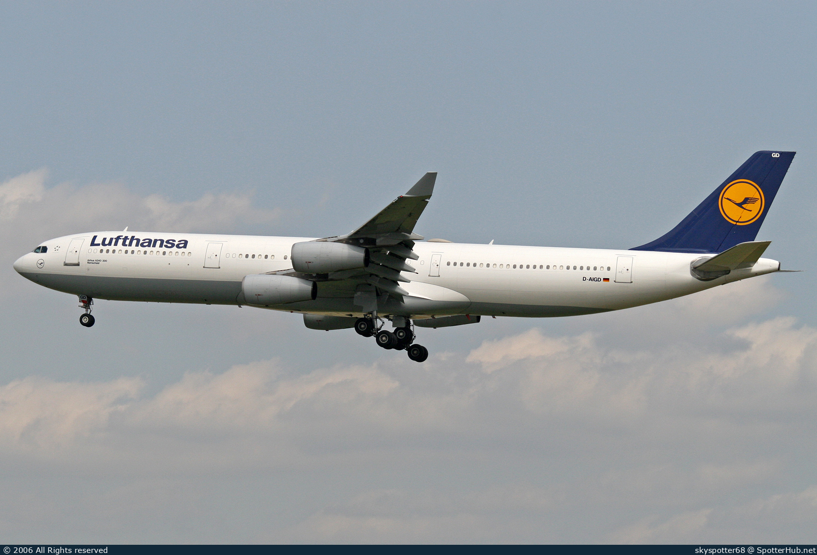 Photo of D-AIGD - Airbus A340-311 operated by Lufthansa