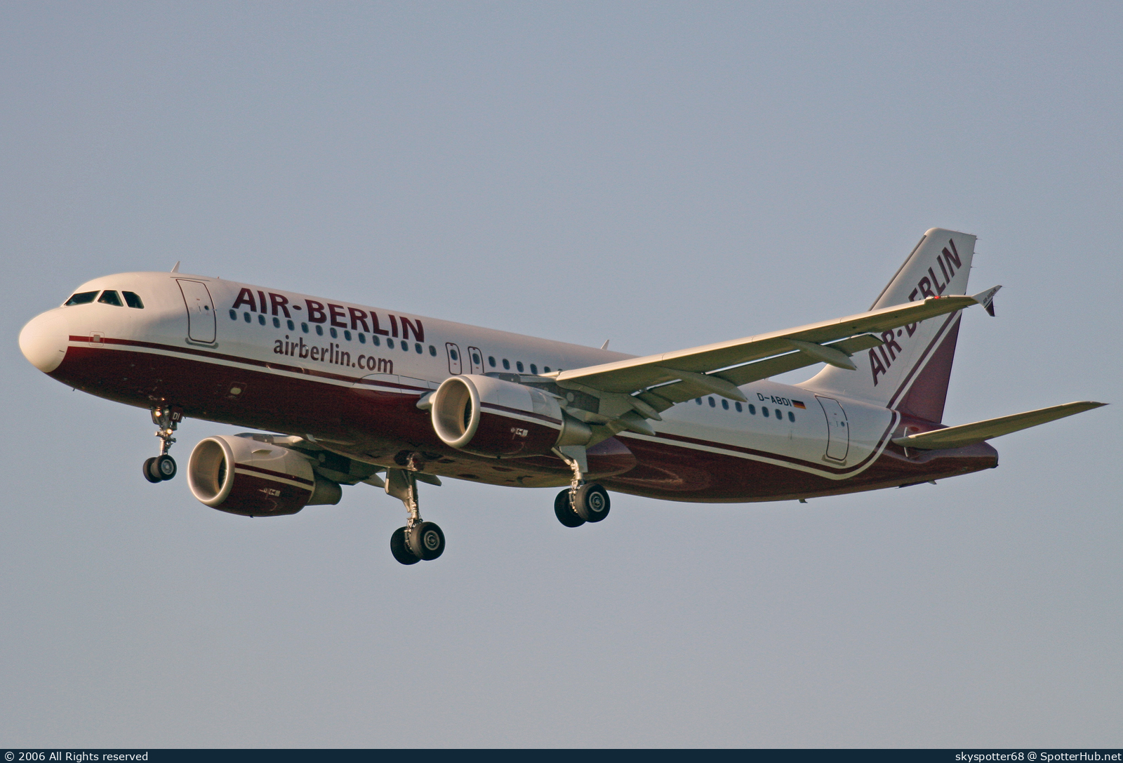 Photo of D-ABDI - Airbus A320-214 operated by Air Berlin
