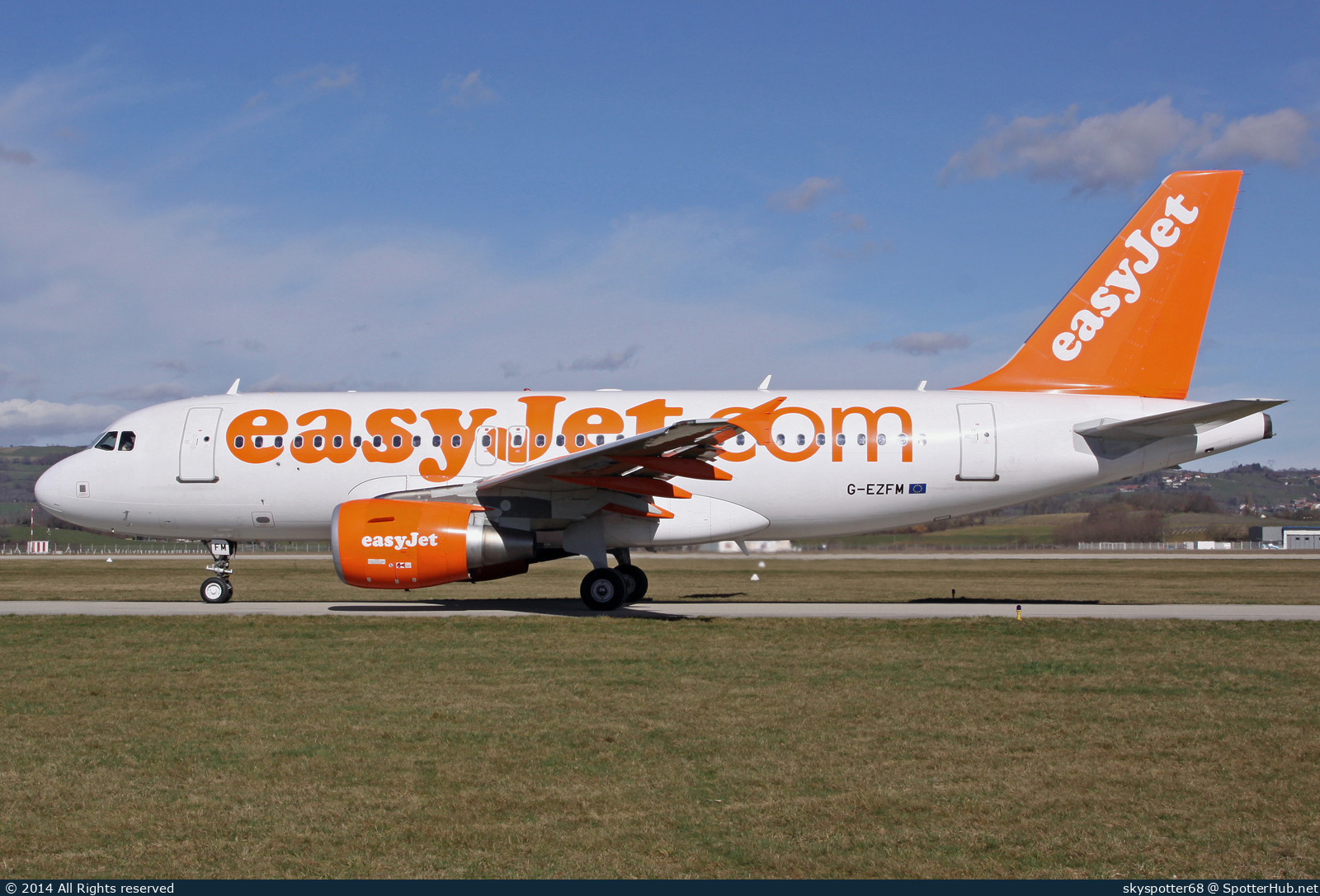 Photo of G-EZFM - Airbus A319-111 operated by easyJet